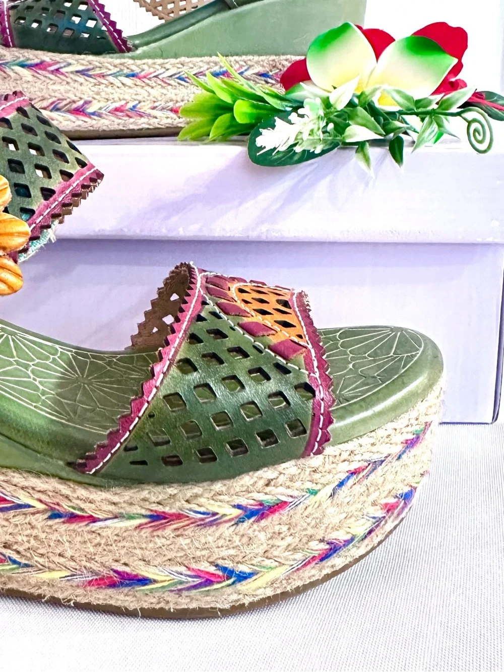 L’ARTISTE ~ Olive Green Platform Sandals w/Decorative Sunflower Velcro Straps